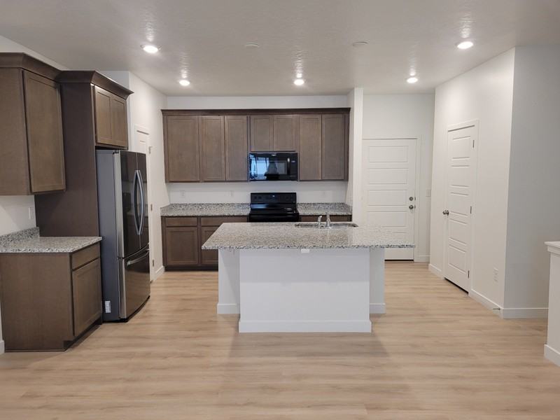 4250 W Bromwell Ct - Photo 7 of 23