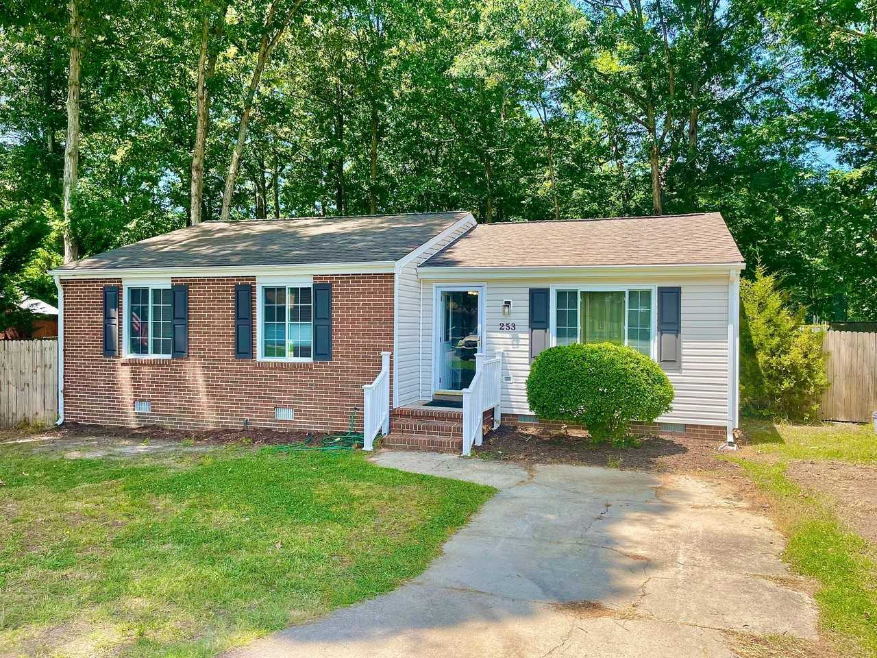 253 Castle Keep Ct - Photo 2 of 14