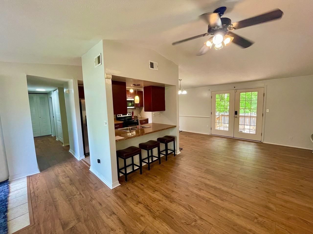 253 Castle Keep Ct - Photo 3 of 14