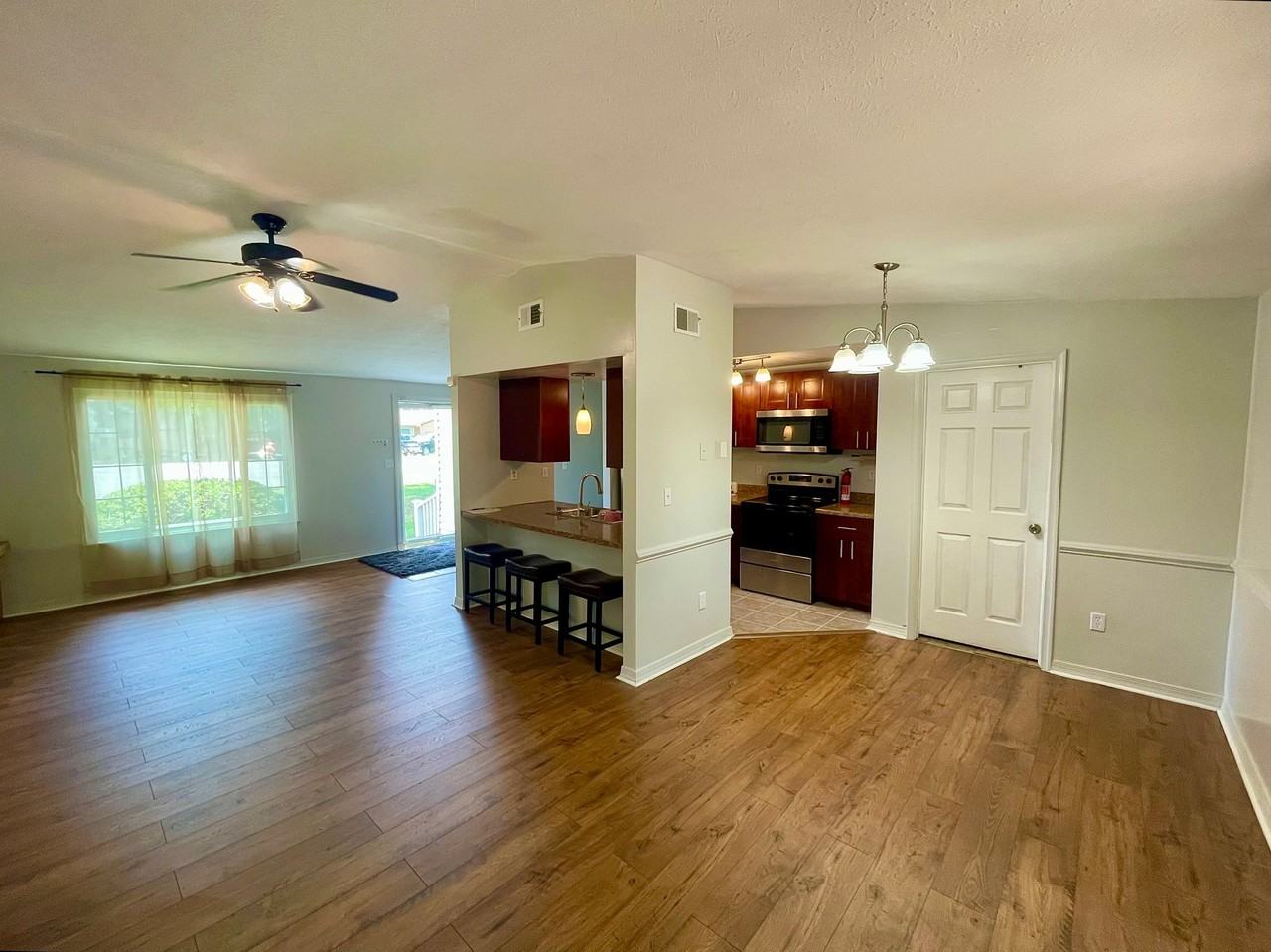 253 Castle Keep Ct - Photo 5 of 14