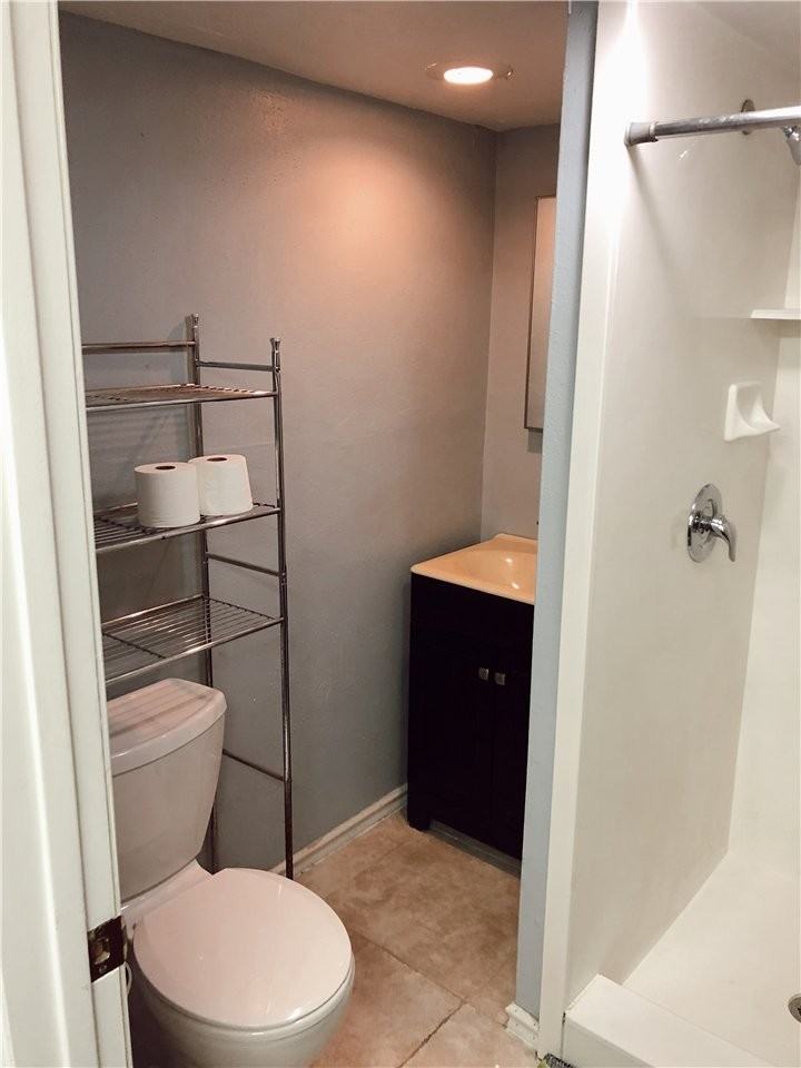 855 E St - Photo 4 of 20
