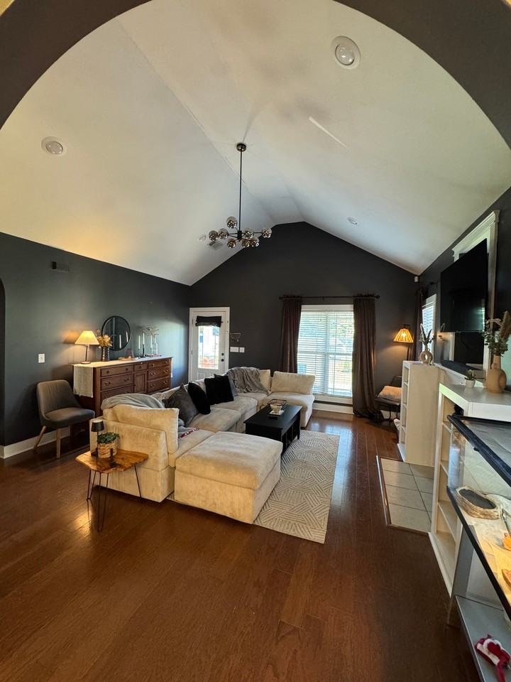 2916 Cameo Way - Photo 3 of 15