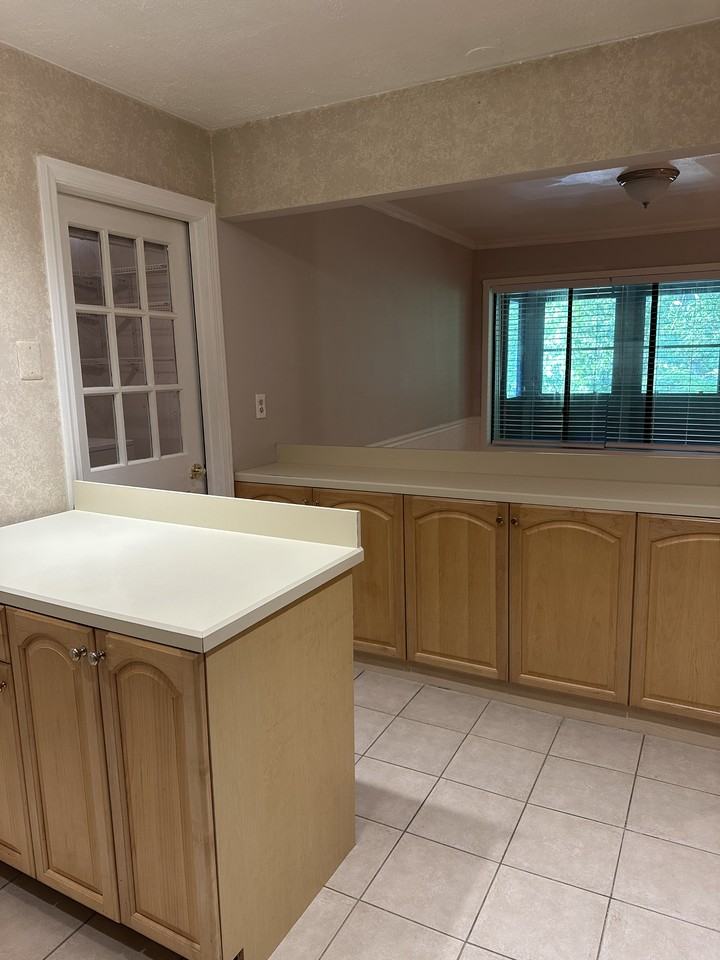 111 Amberly Dr #D - Photo 3 of 17