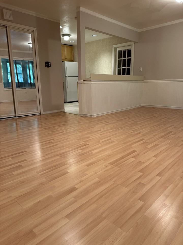 111 Amberly Dr #D - Photo 5 of 17