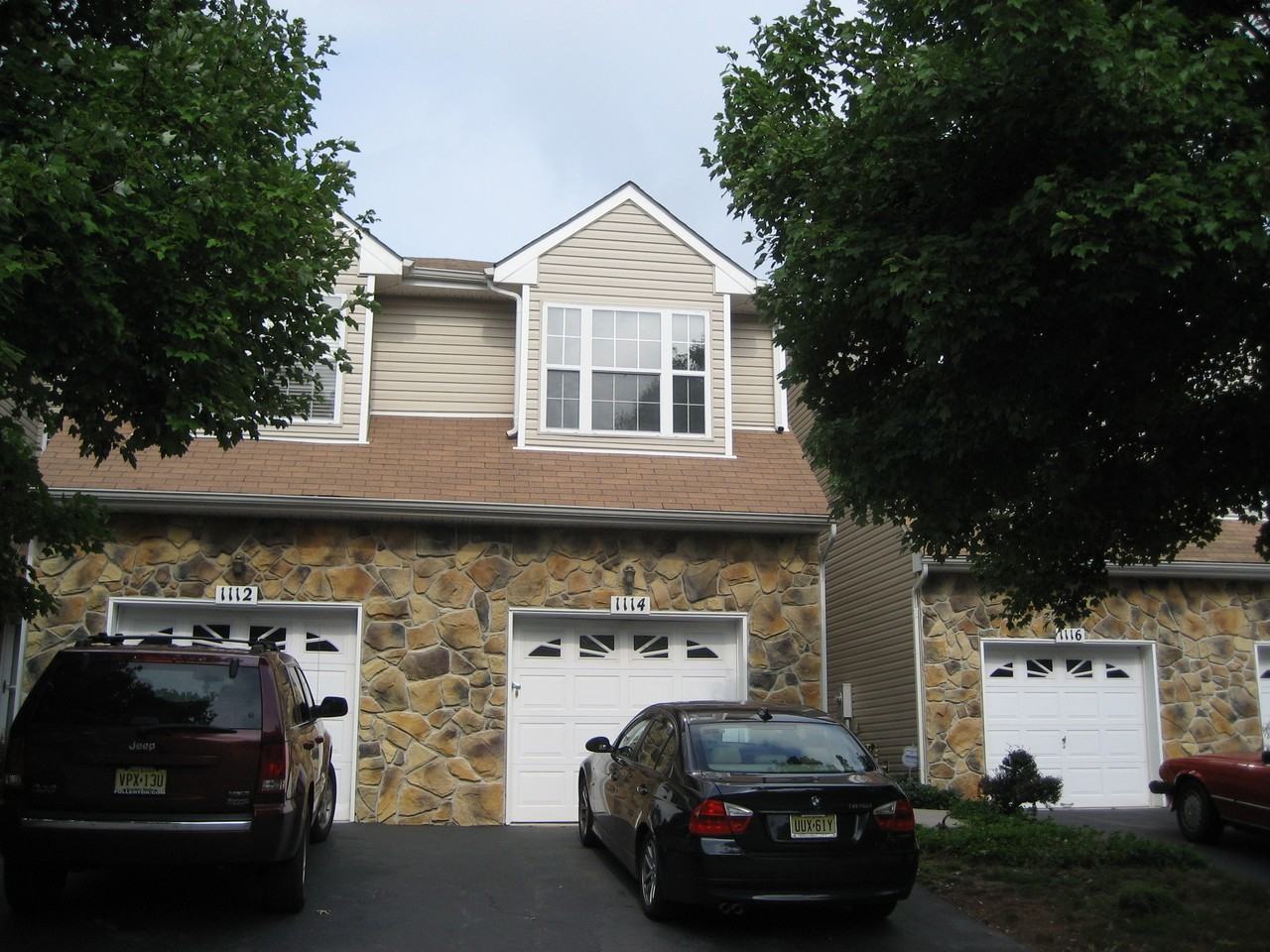 1114 Oakcroft Ln #1114 - Photo 2 of 21
