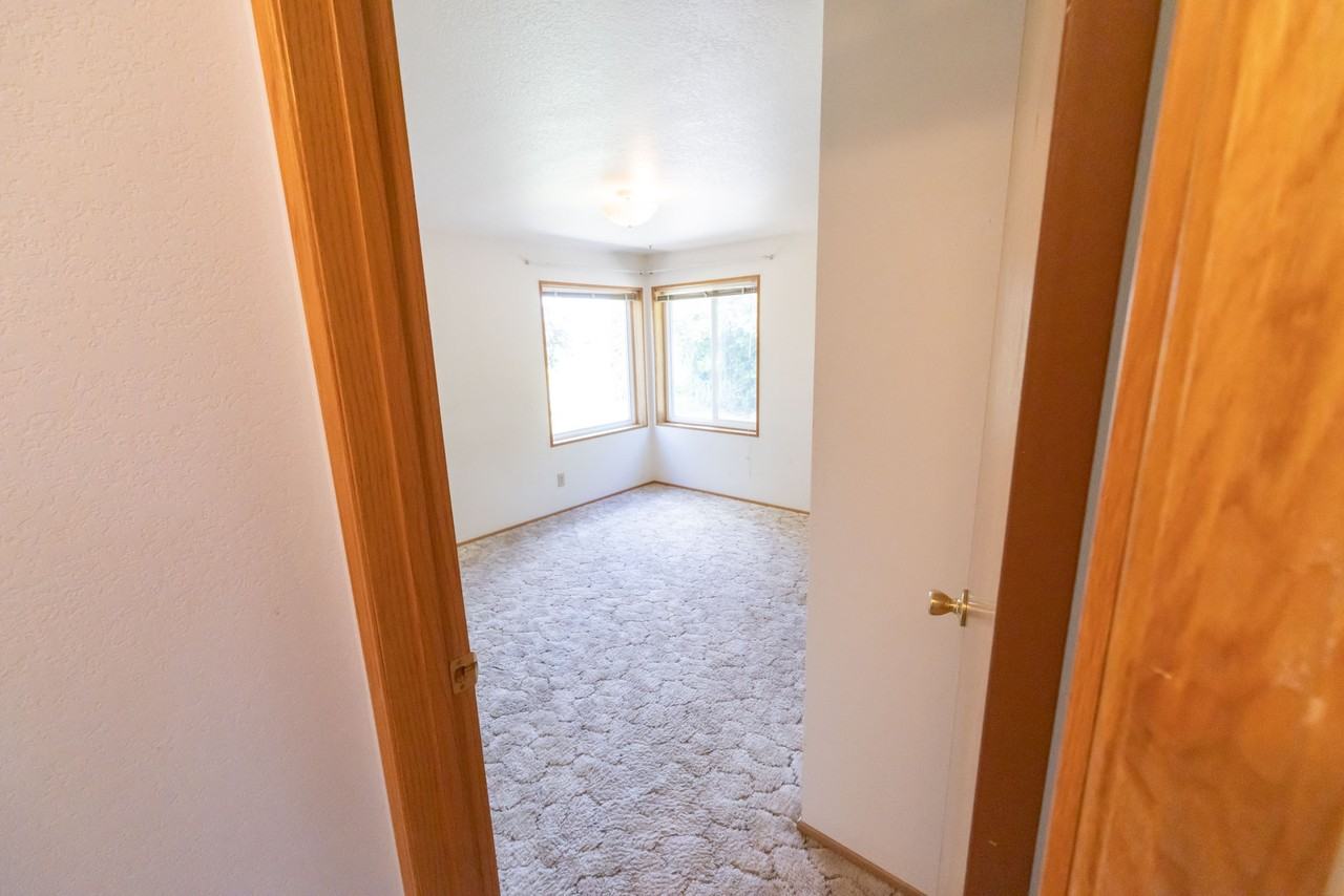481 S Pomona Rd #NA - Photo 7 of 9