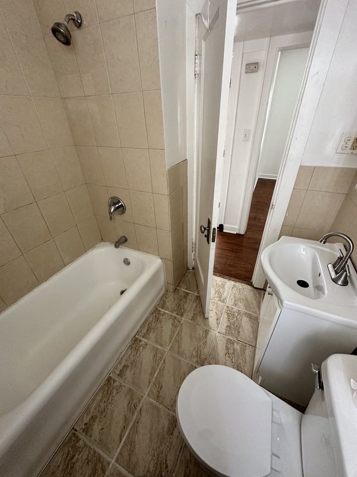 8737 S Langley Ave #2SOUTH - Photo 2 of 5