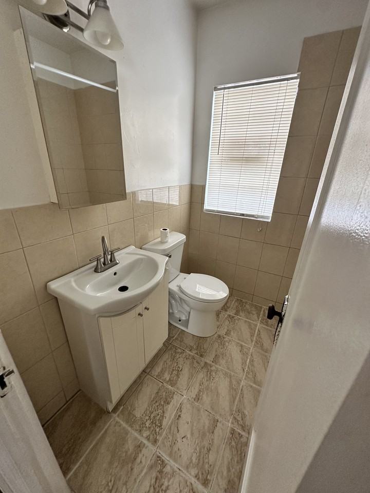 8737 S Langley Ave #2SOUTH - Photo 5 of 5