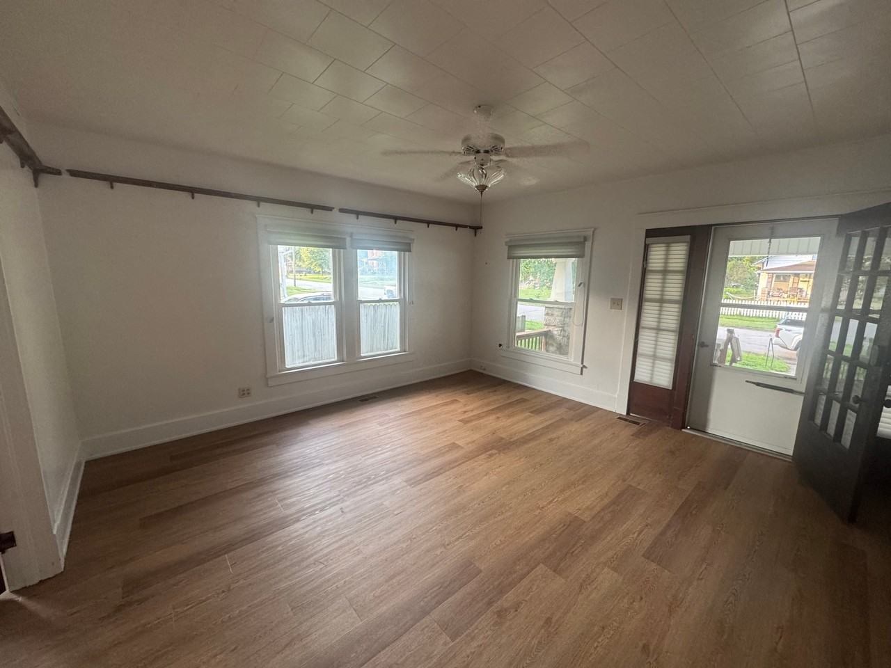 524 W Cherry St - Photo 2 of 10