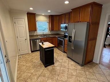 3564 Camelot Dr - Photo 2 of 11