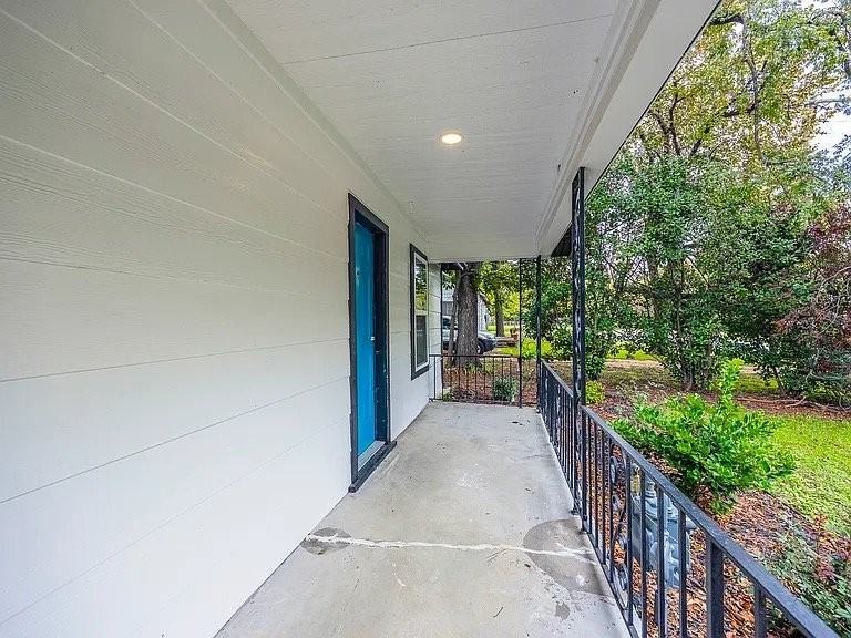507 Fly St - Photo 3 of 10