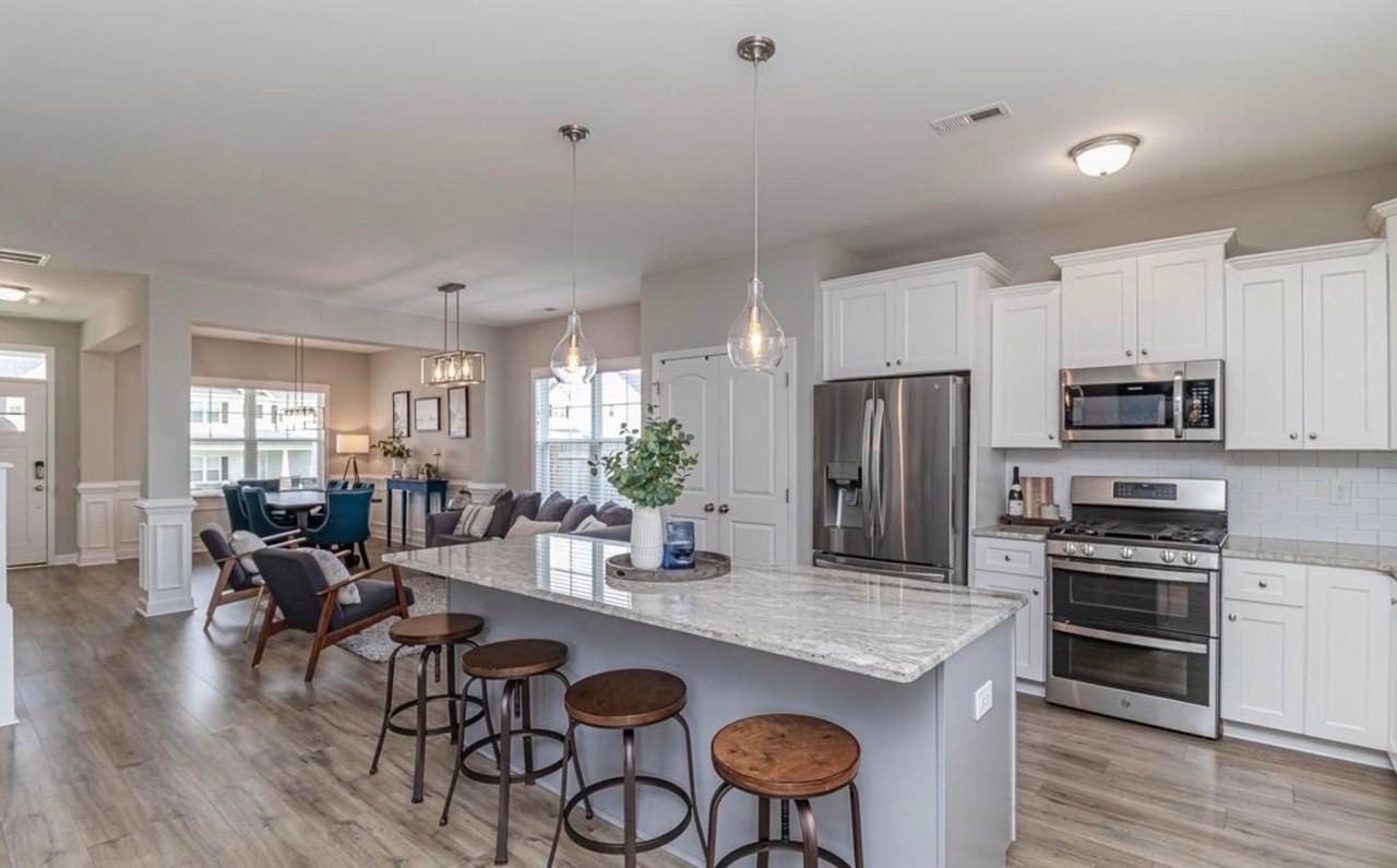 300 Stonebridge Dr - Photo 3 of 31