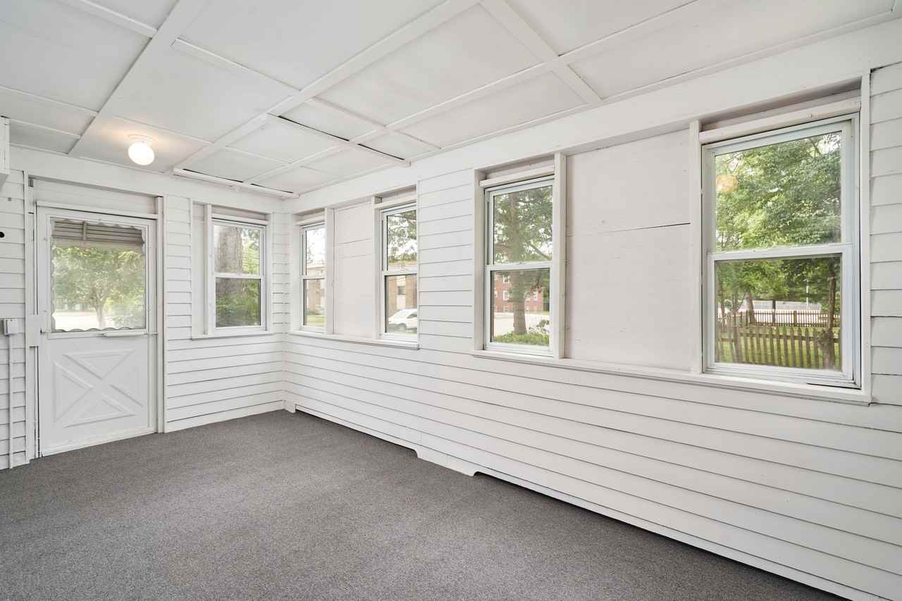 221 Mulberry St - Photo 2 of 17