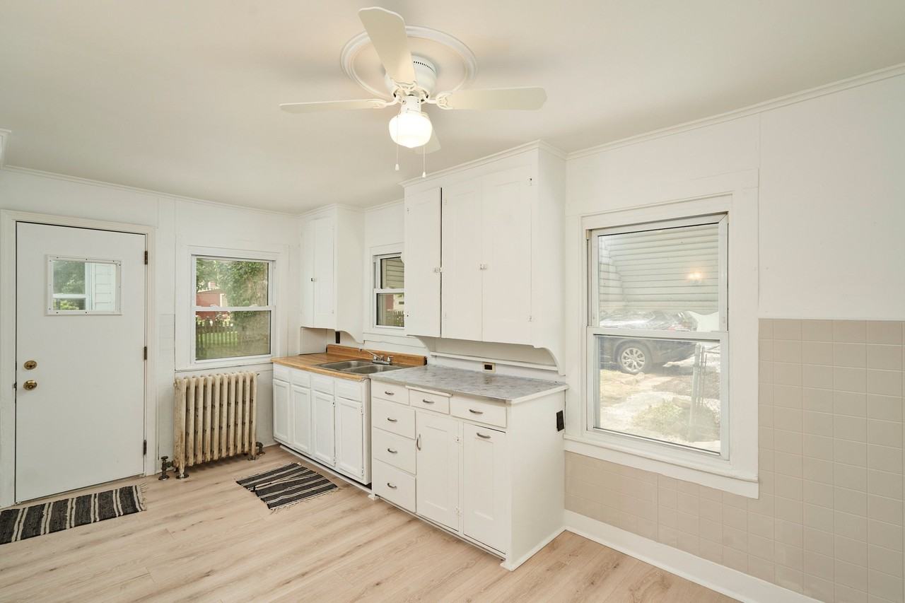 221 Mulberry St - Photo 4 of 17