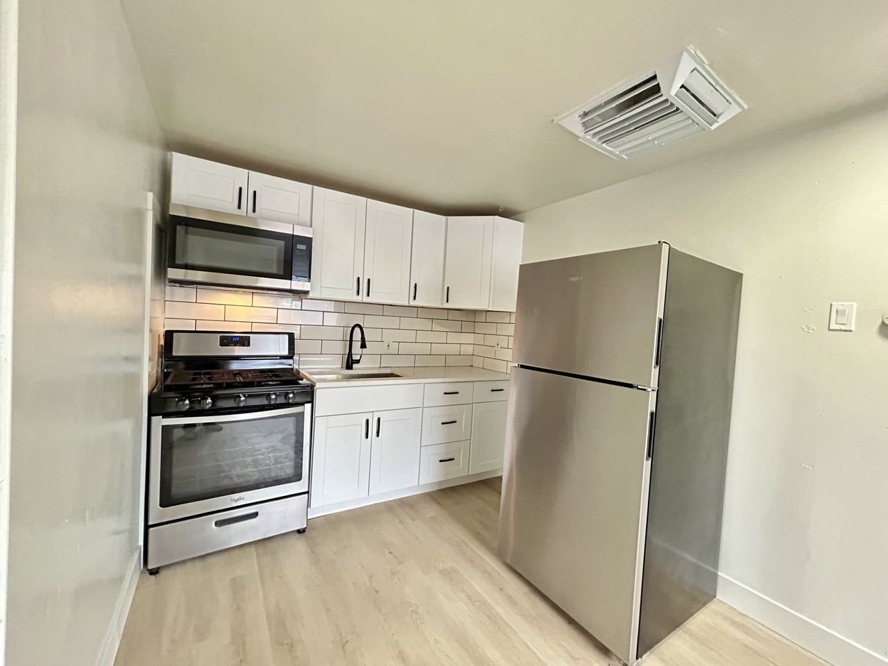 3054 S State St #8 - Photo 3 of 6