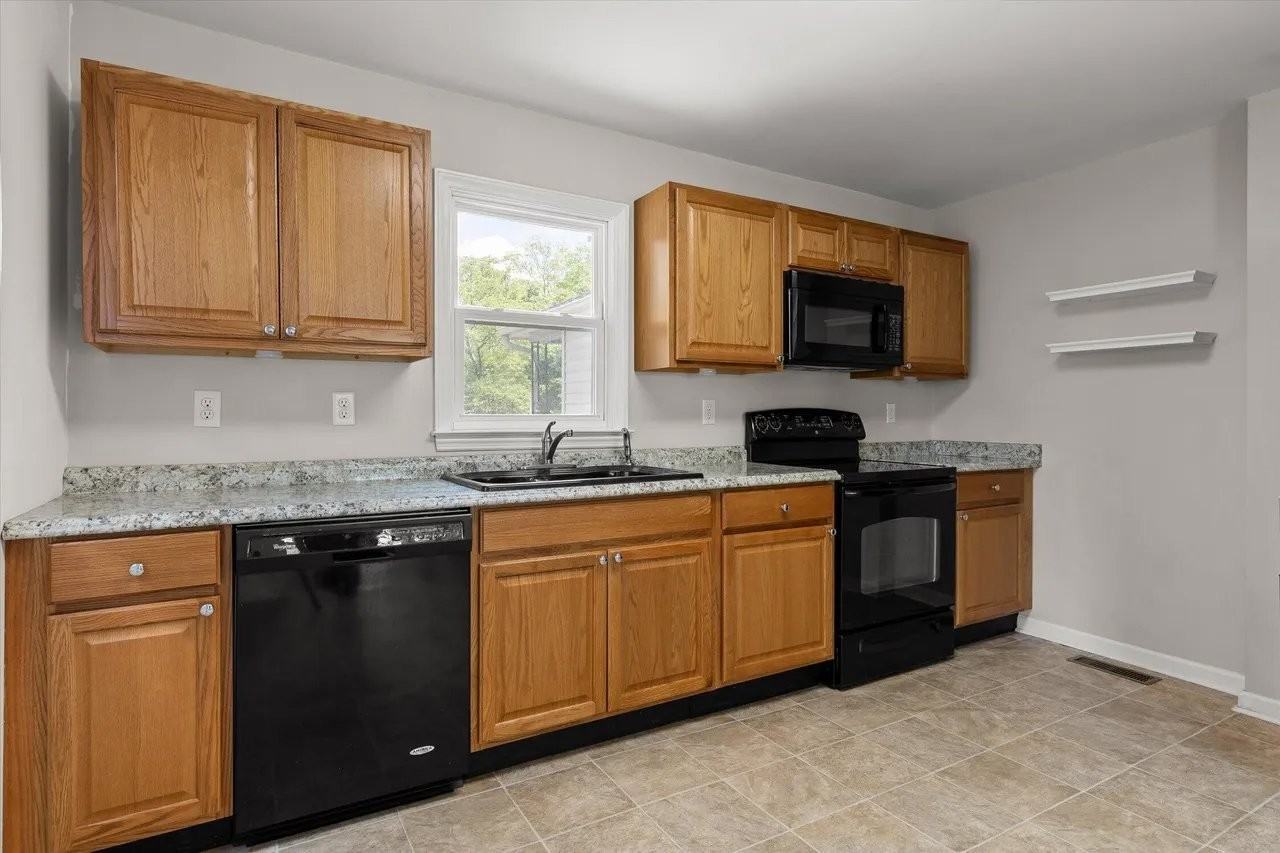 1604 E Ridge Ave - Photo 5 of 19
