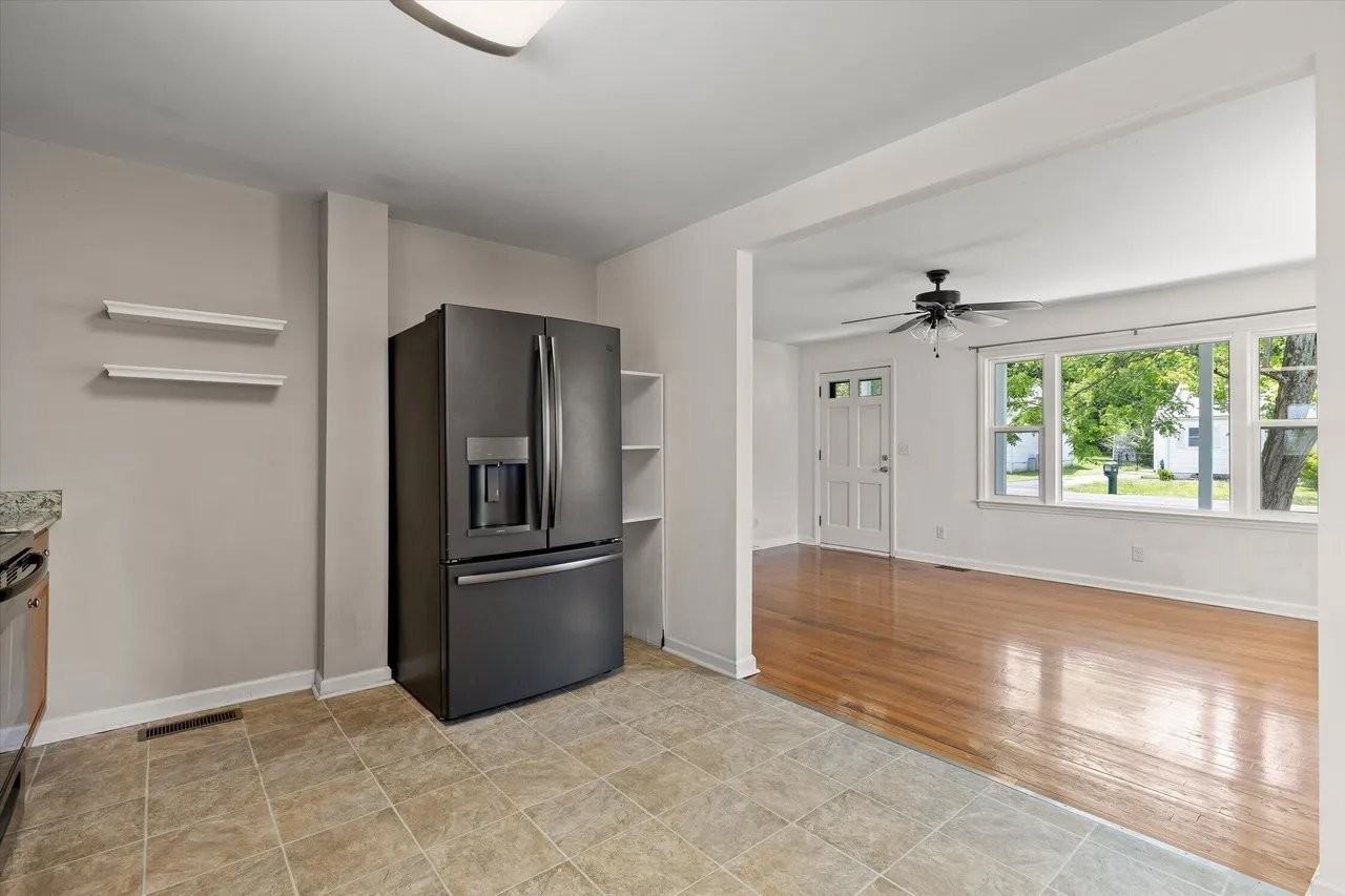 1604 E Ridge Ave - Photo 6 of 19