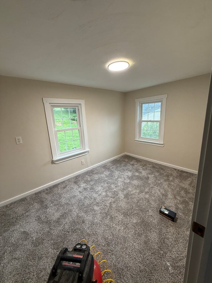 305 Crusher Way - Photo 7 of 10