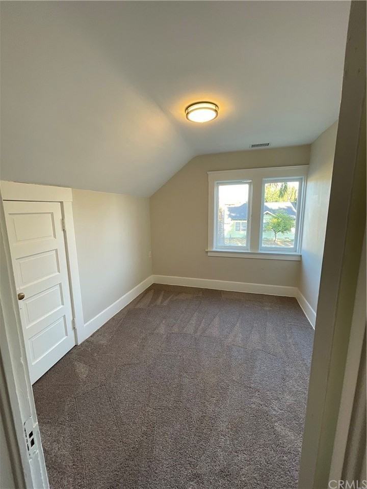 4405 12th St - Photo 3 of 12