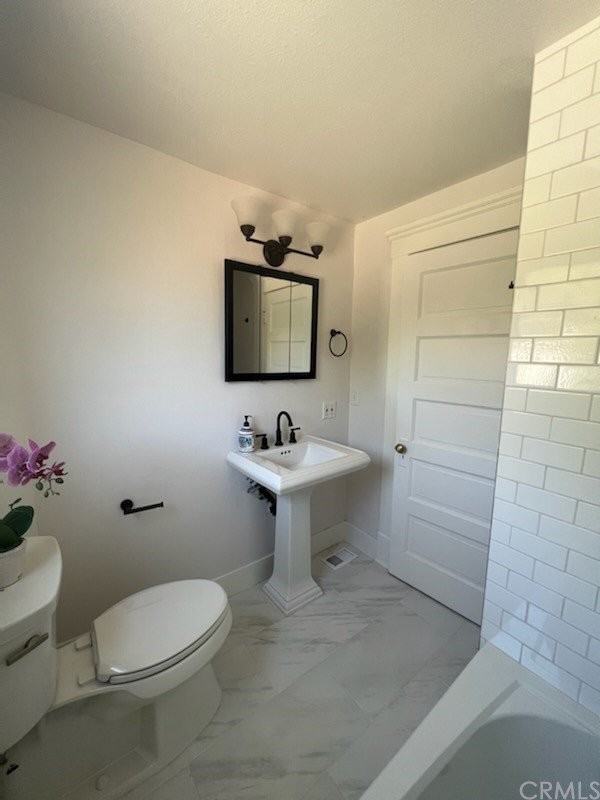 4405 12th St - Photo 6 of 12