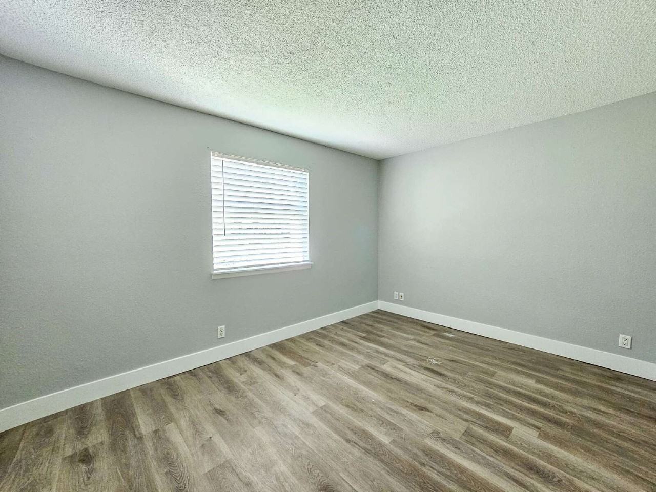 4160 Barna Ave #B - Photo 5 of 7
