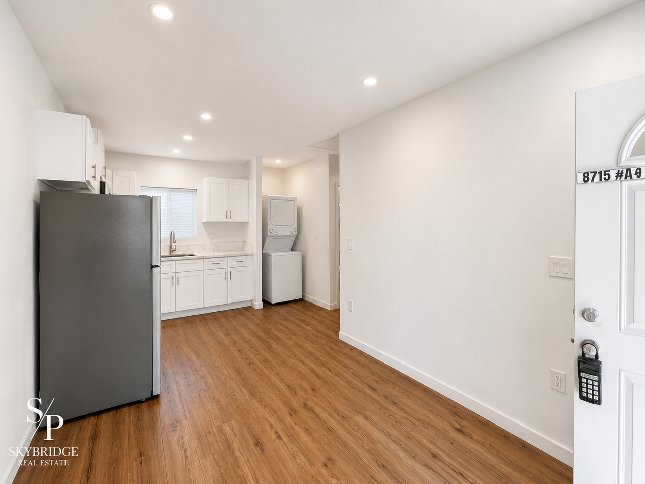 8715 Buckles St - Photo 2 of 22