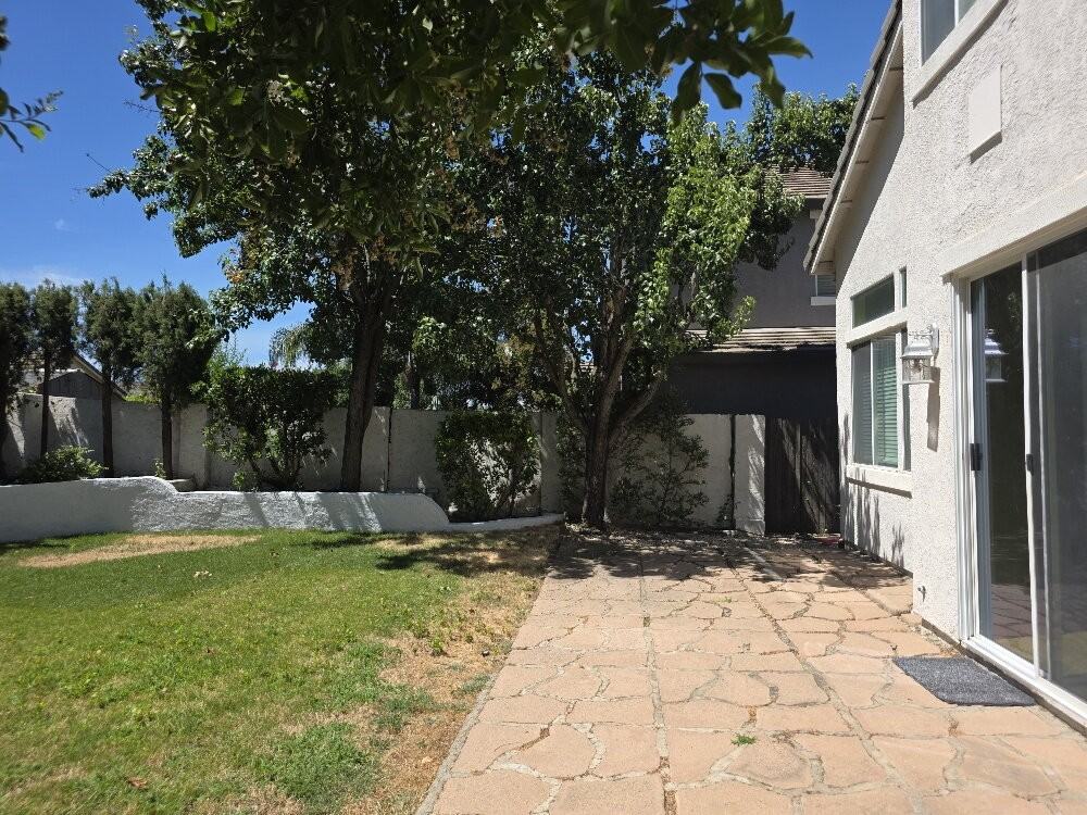 249 Oxburough Dr - Photo 5 of 50