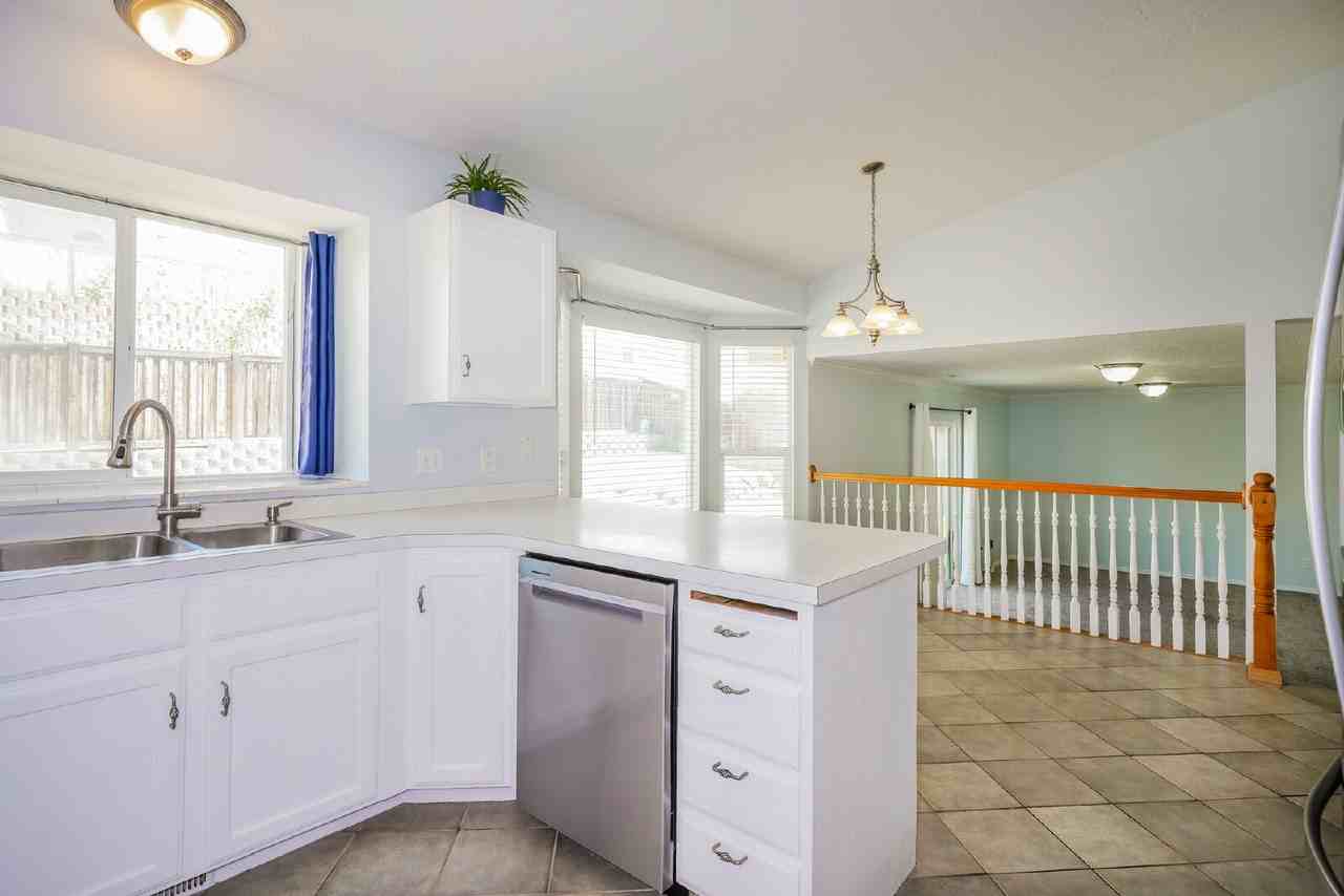 460 W 2325 N - Photo 7 of 20