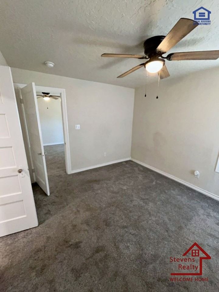 1314 Nw Smith Ave - Photo 7 of 12