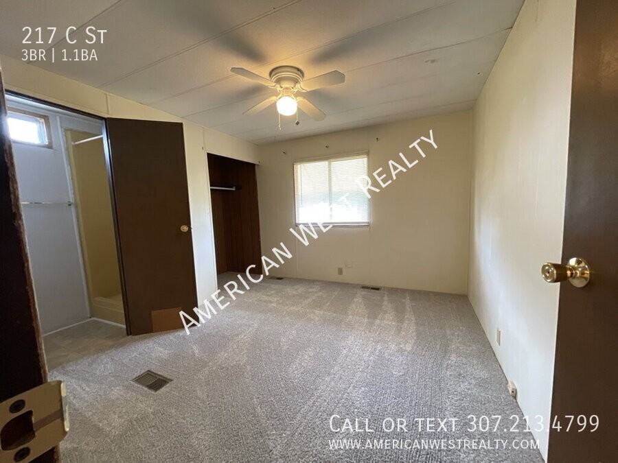 217 C St - Photo 3 of 14