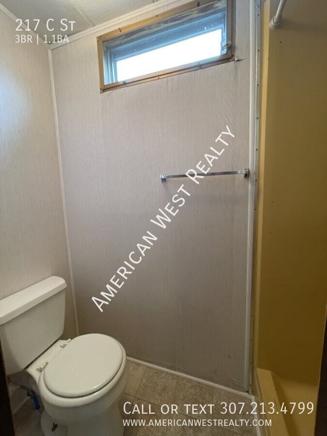 217 C St - Photo 4 of 14
