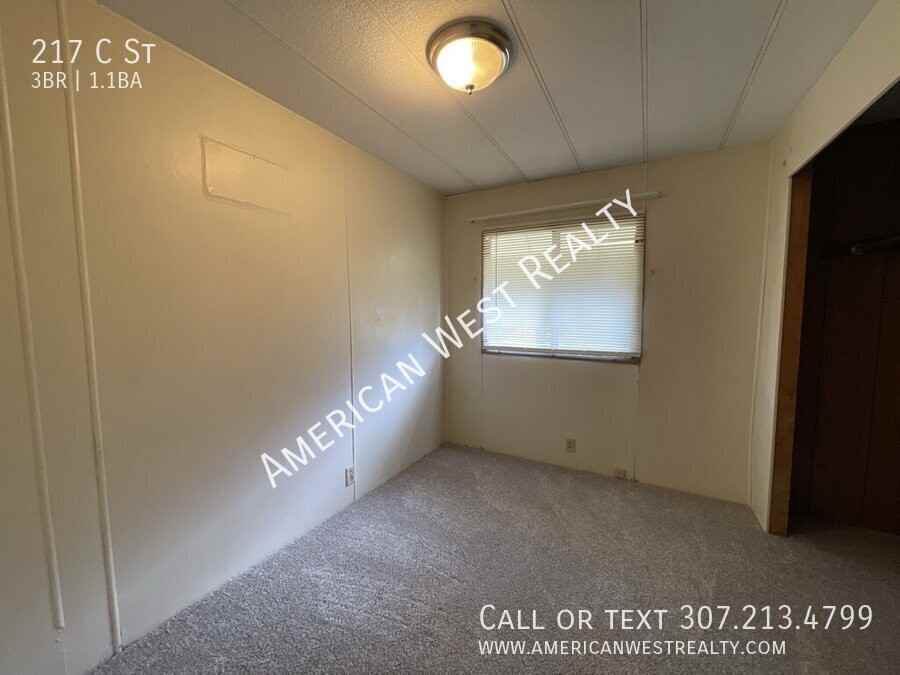 217 C St - Photo 5 of 14