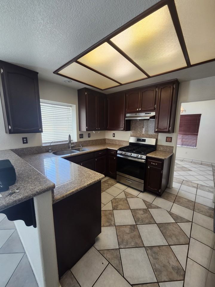 37729 5720 Opal Ave, Palmdale, Ca, 93552, Usa #NA - Photo 5 of 11