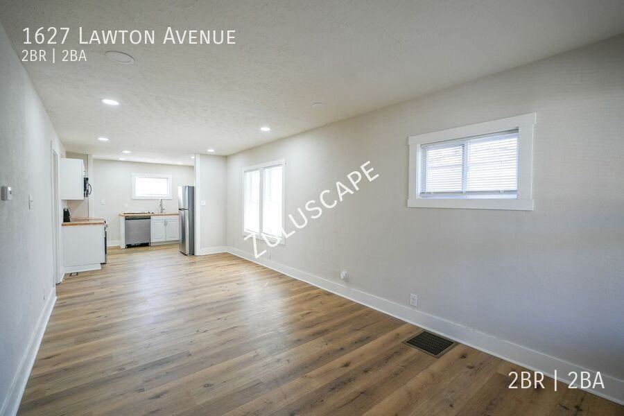1627 Lawton Ave - Photo 2 of 24