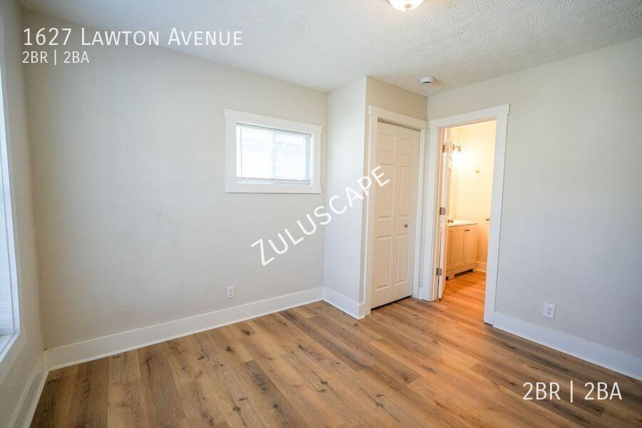 1627 Lawton Ave - Photo 4 of 24