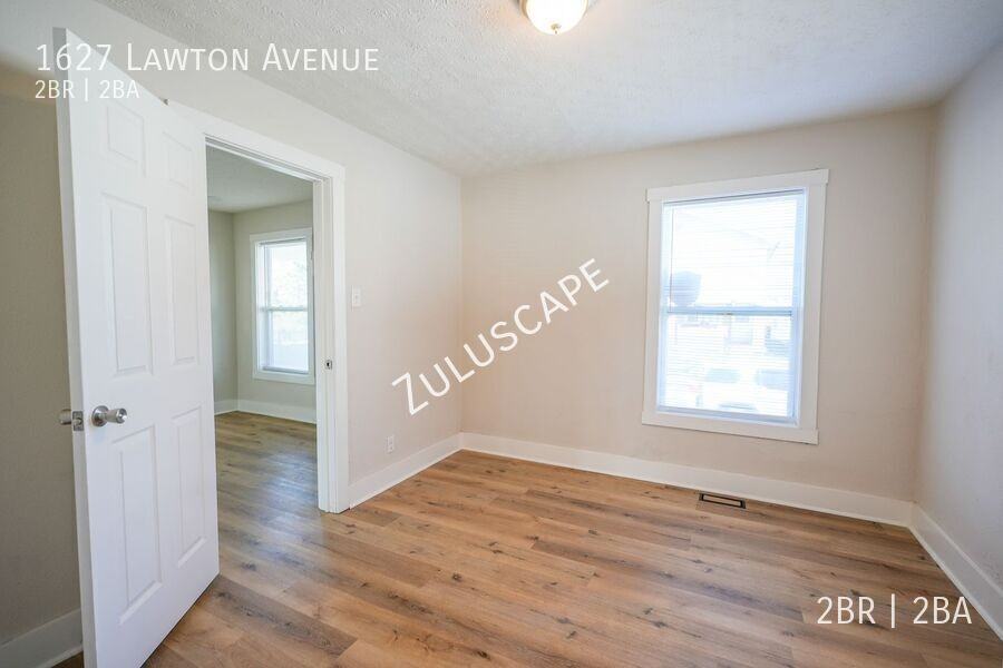 1627 Lawton Ave - Photo 5 of 24