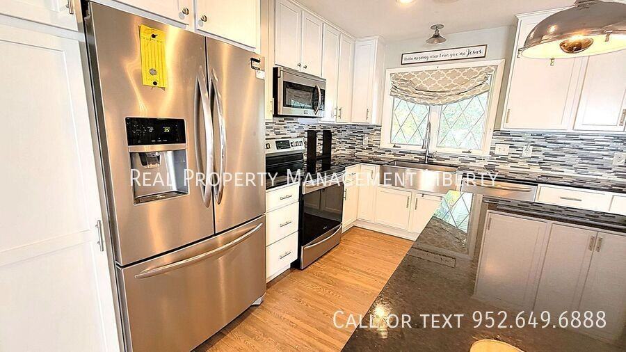 1021 Fremont St - Photo 4 of 14