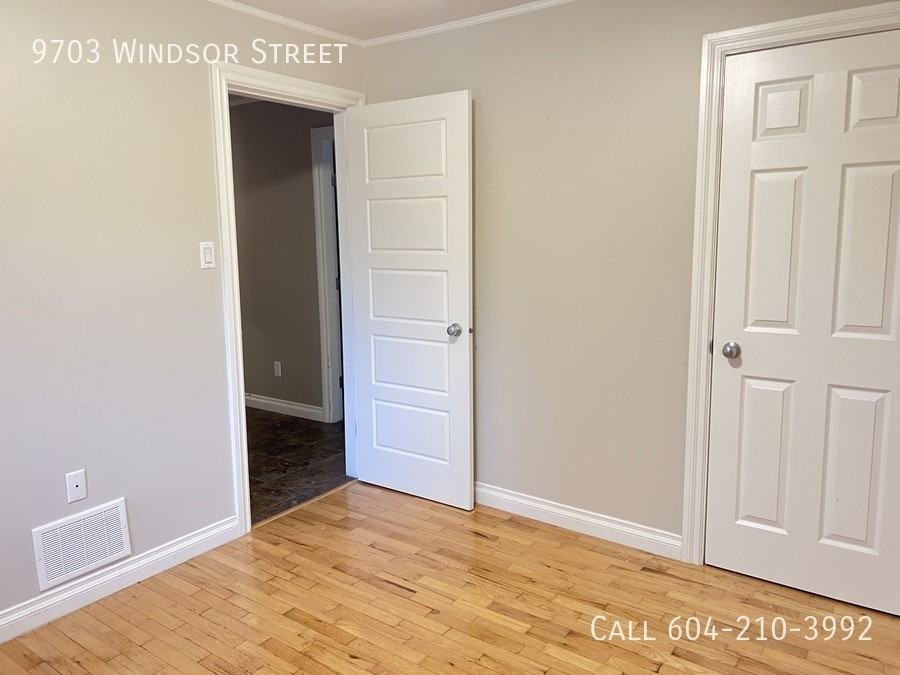 9703 Windsor St - Photo 3 of 20