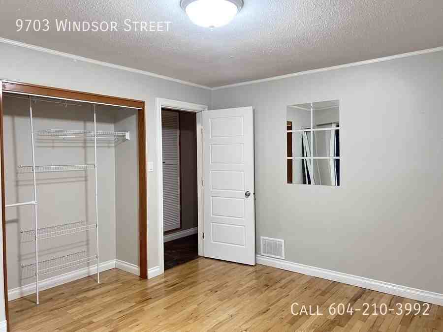 9703 Windsor St - Photo 5 of 20