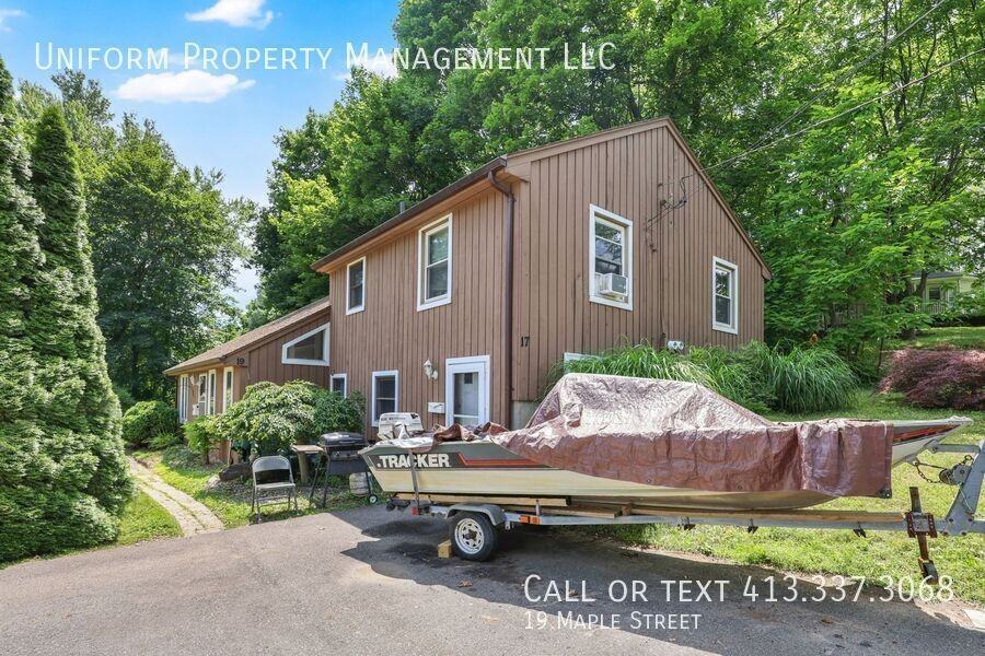19 Maple St - Photo 4 of 36