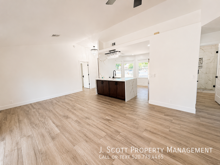 6531 N 83rd Ln - Photo 4 of 23
