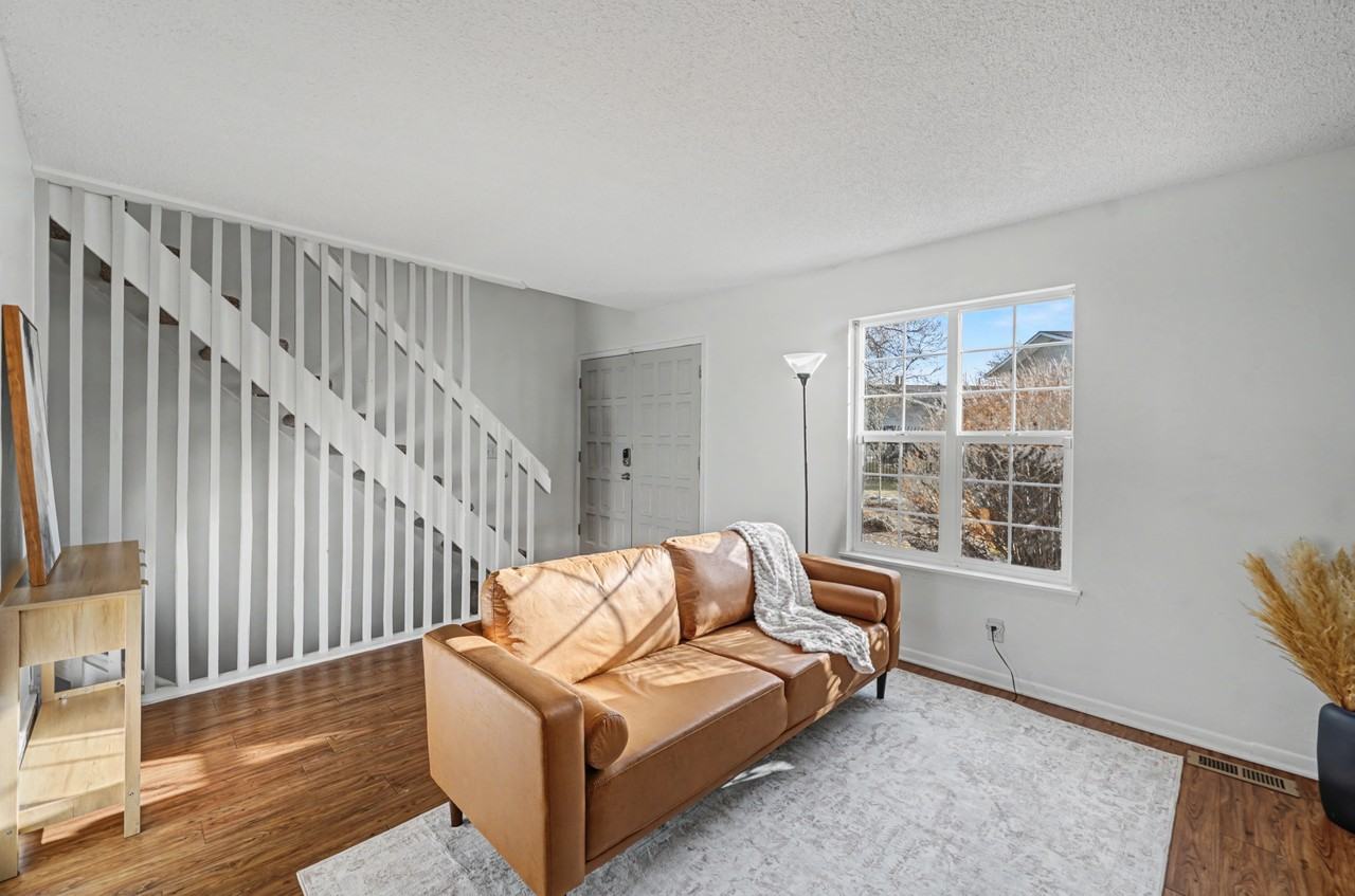 1920 S Oswego Way - Photo 2 of 19