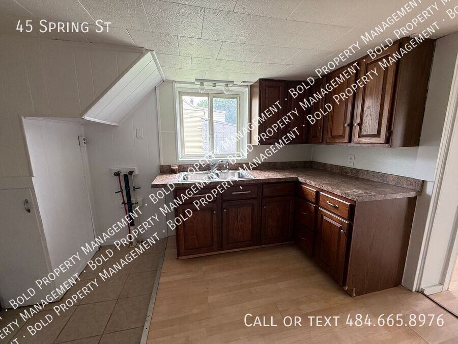 45 Spring St - Photo 4 of 17