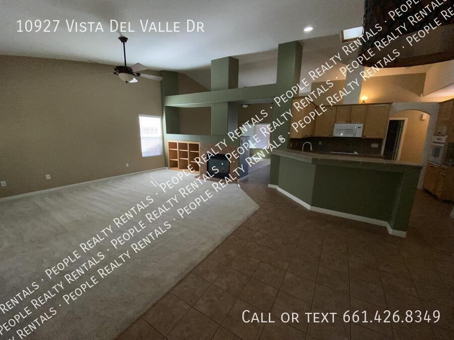 10927 Vista Del Valle Dr - Photo 2 of 21