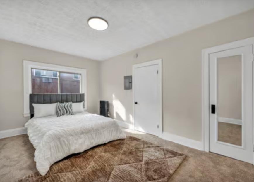 1369 West 112th Street, Unit 302 - Photo 3 of 8