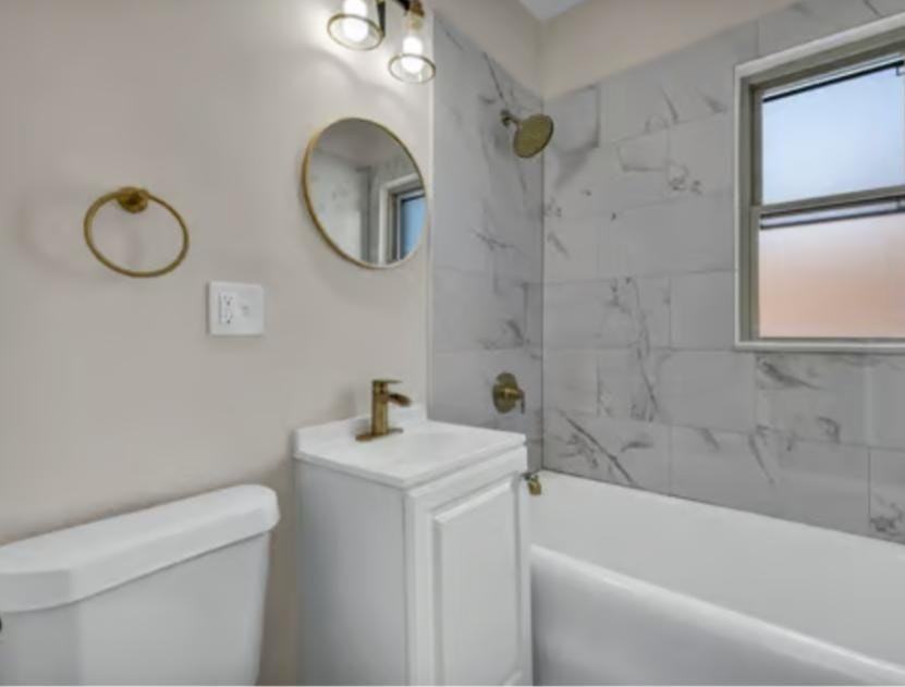 1369 West 112th Street, Unit 302 - Photo 7 of 8