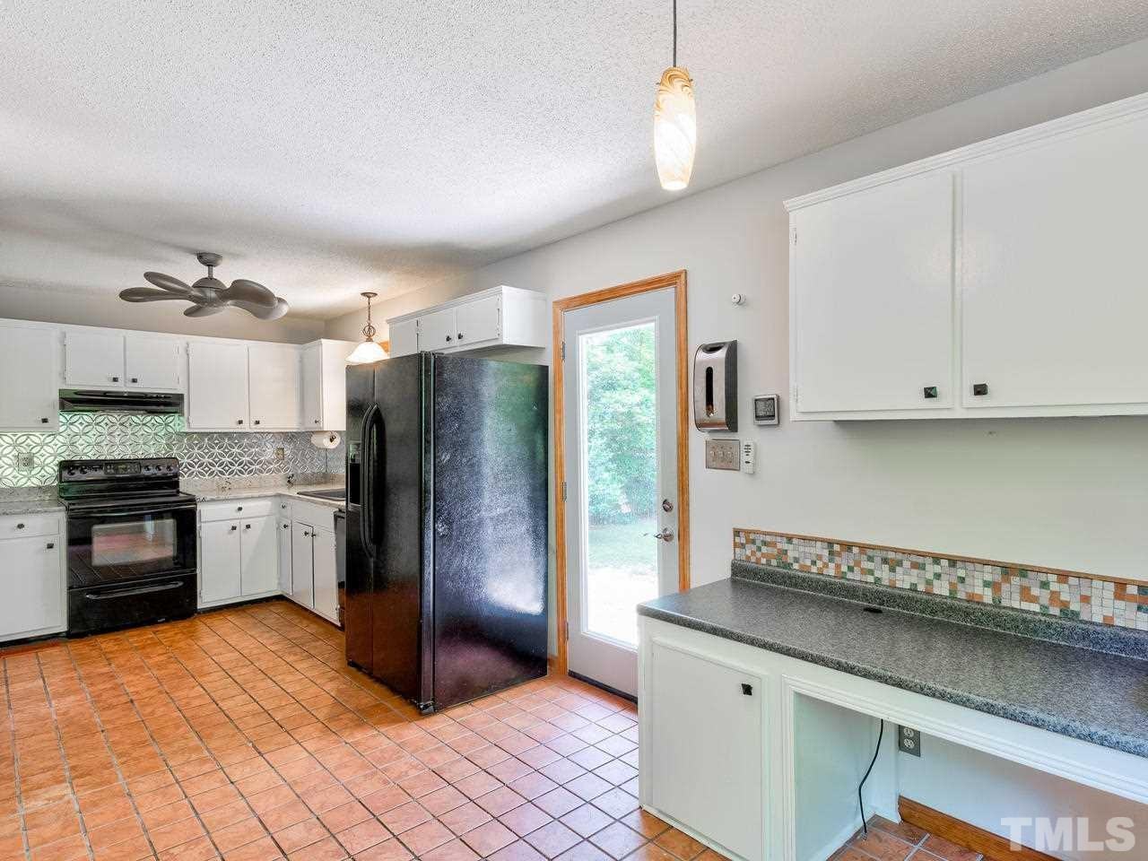 7433 Edenwood Ln - Photo 3 of 5