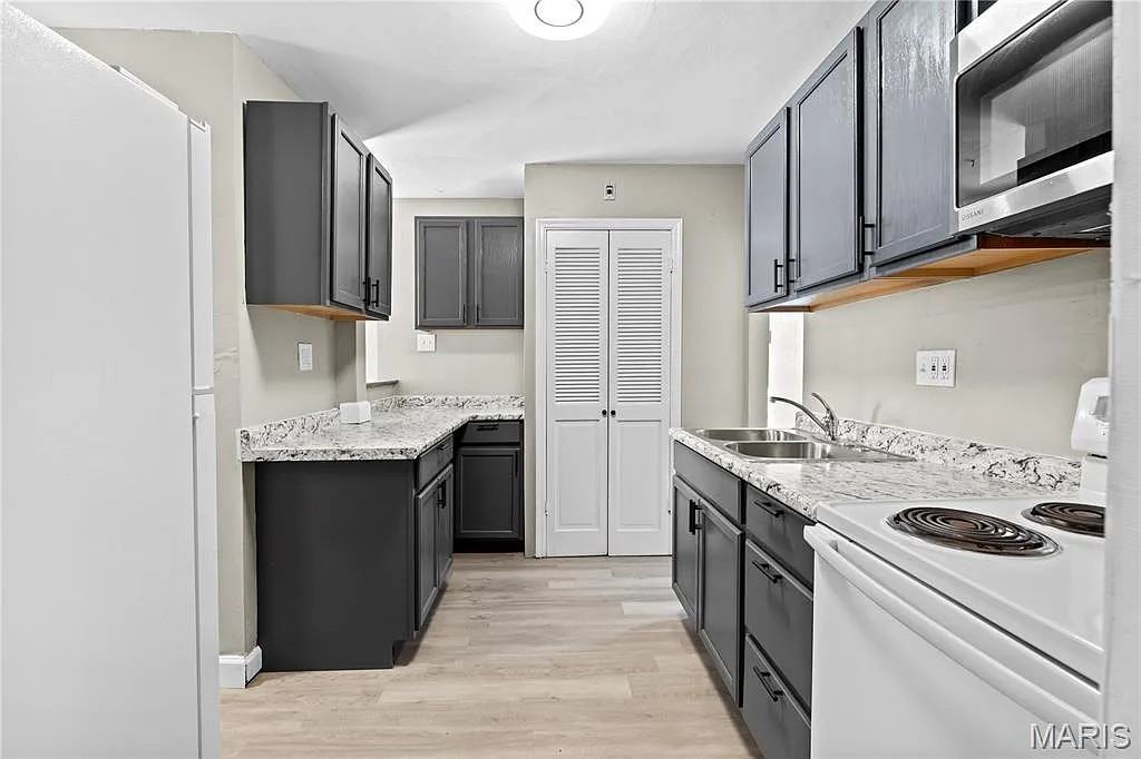 43 Saint Celeste Dr #1 - Photo 7 of 29
