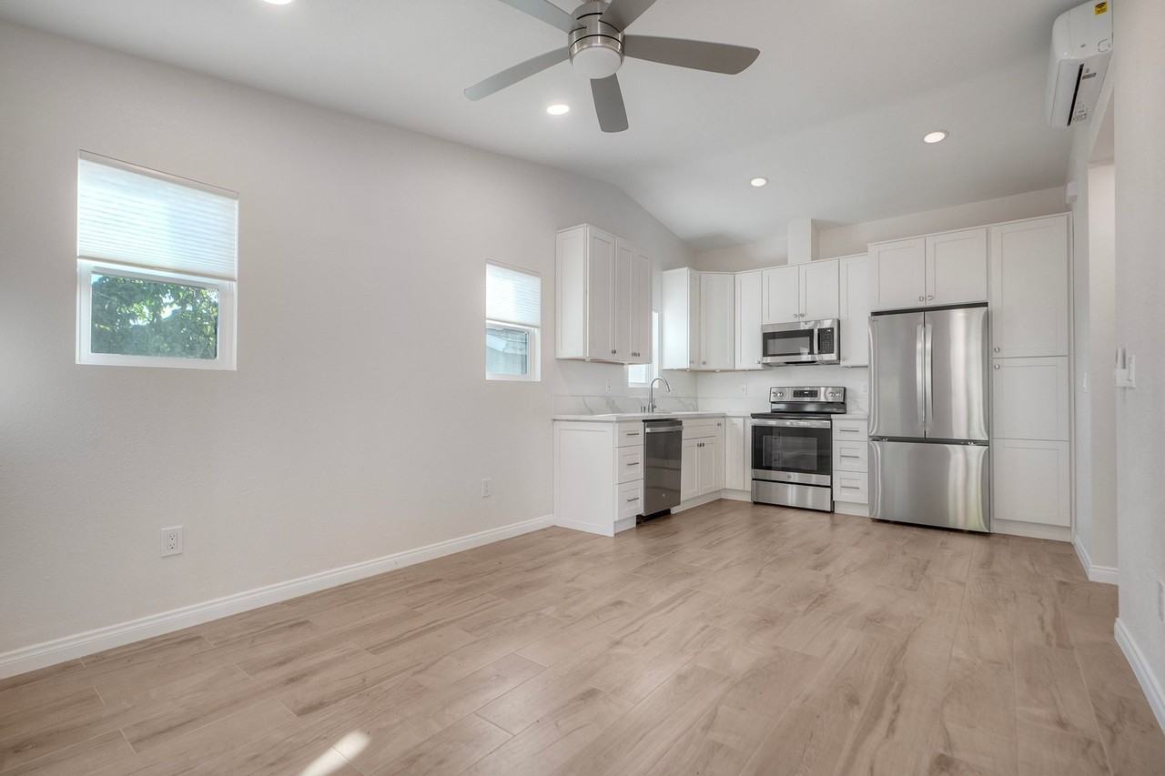 1326 Berryman Cyn #A - Photo 3 of 6