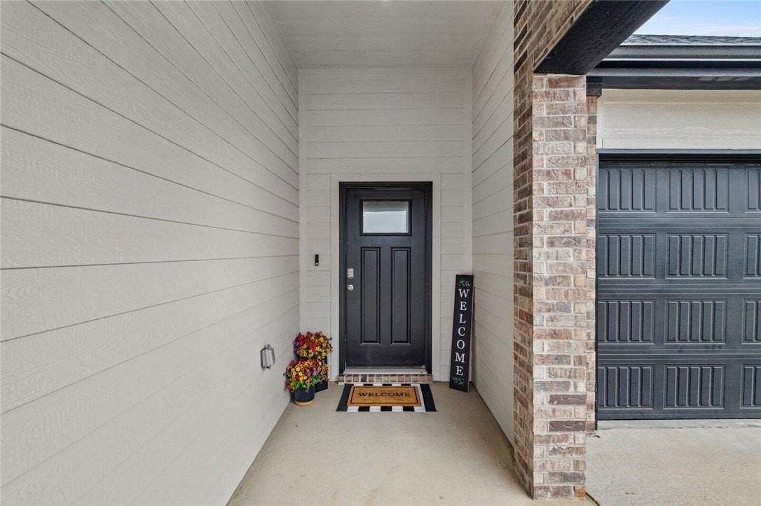 2105 Oliver St - Photo 2 of 26